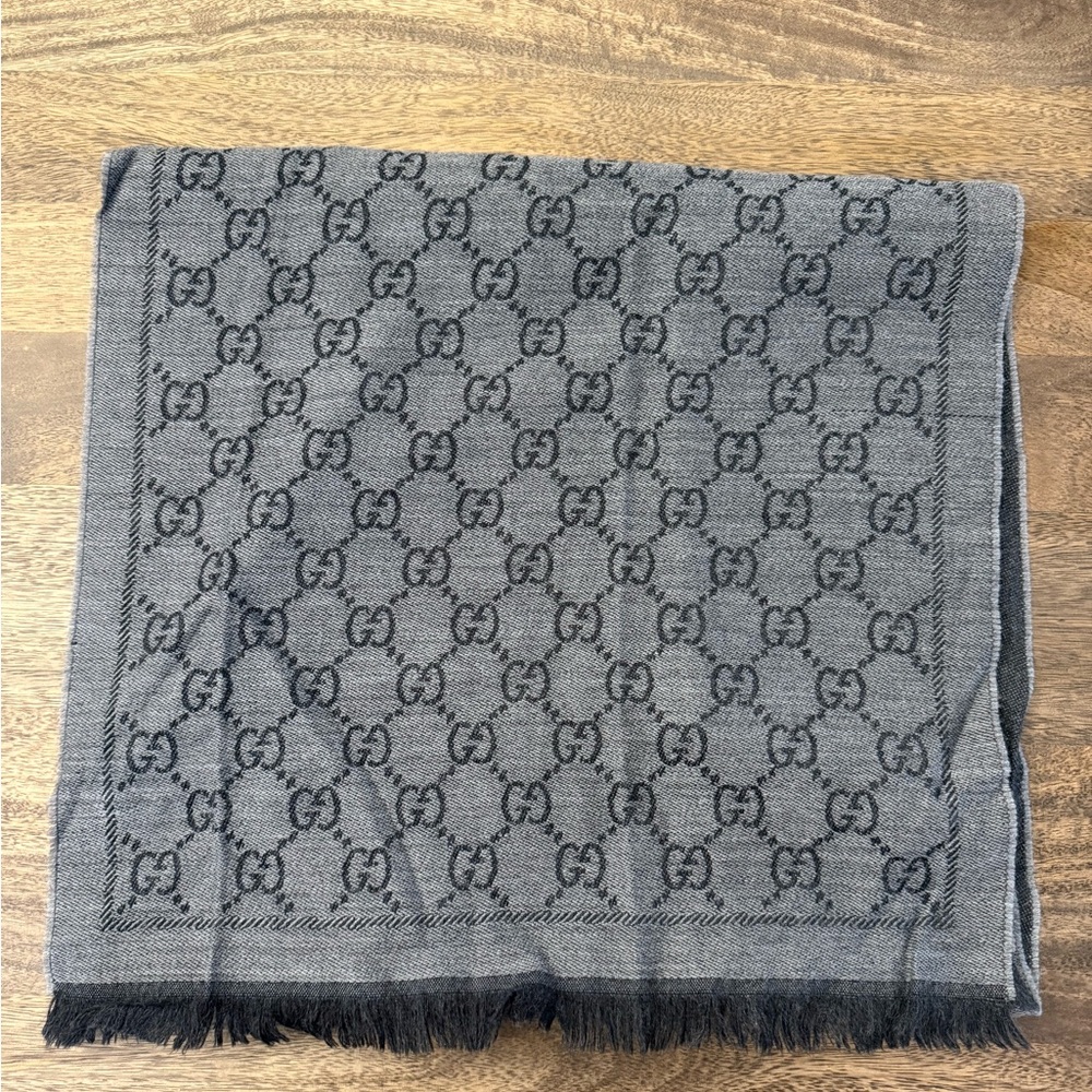 Gucci Women's Scarf in Gray
